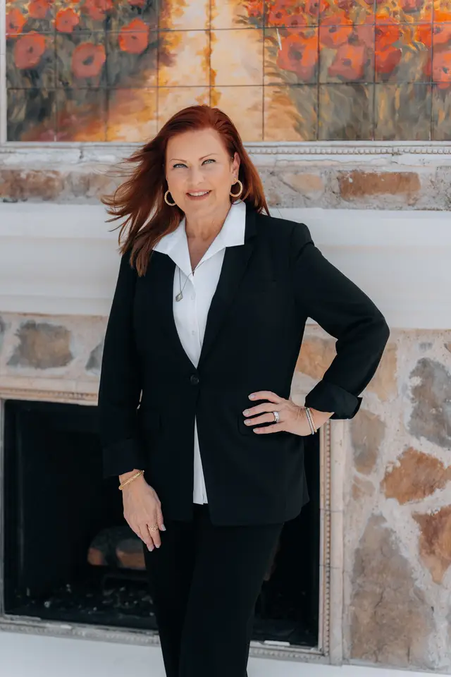 luxuryUSA: Melody Taylor at Le Casa de Fe, branding photography by studioUSA in Dallas-Fort Worth