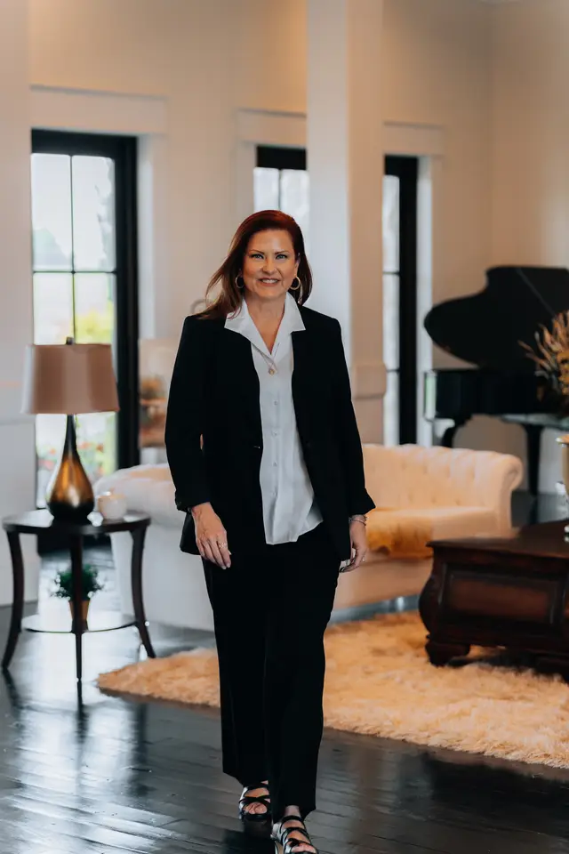luxuryUSA: Melody Taylor at Le Casa de Fe, branding photography by studioUSA in Dallas-Fort Worth