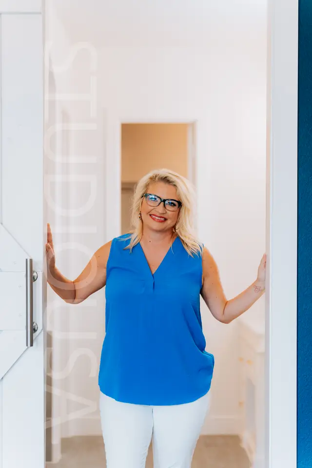Kendra McKiddy, branding photography by studioUSA in Dallas-Fort Worth