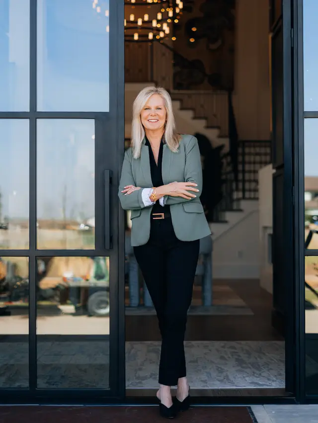 Stephanie, branding photography by studioUSA in Dallas-Fort Worth