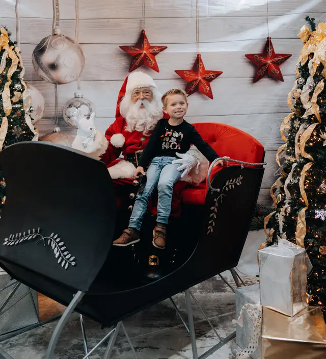 Keller Williams Photos with Santa, event photography by studioUSA in Dallas-Fort Worth