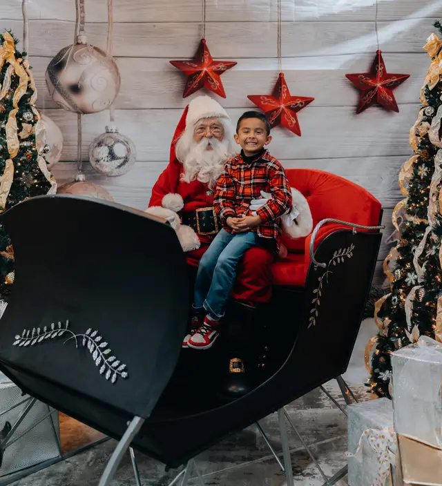 Keller Williams Photos with Santa, event photography by studioUSA in Dallas-Fort Worth