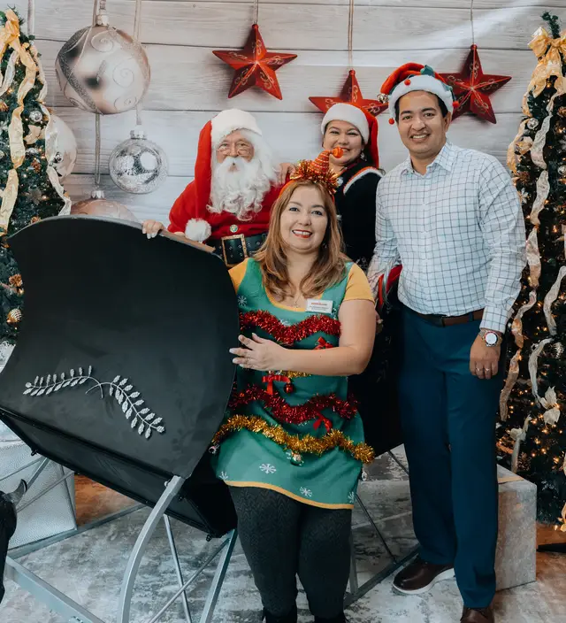 Keller Williams Photos with Santa, event photography by studioUSA in Dallas-Fort Worth