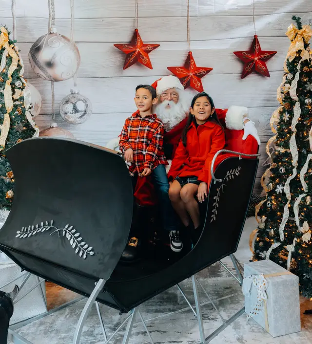 Keller Williams Photos with Santa, event photography by studioUSA in Dallas-Fort Worth