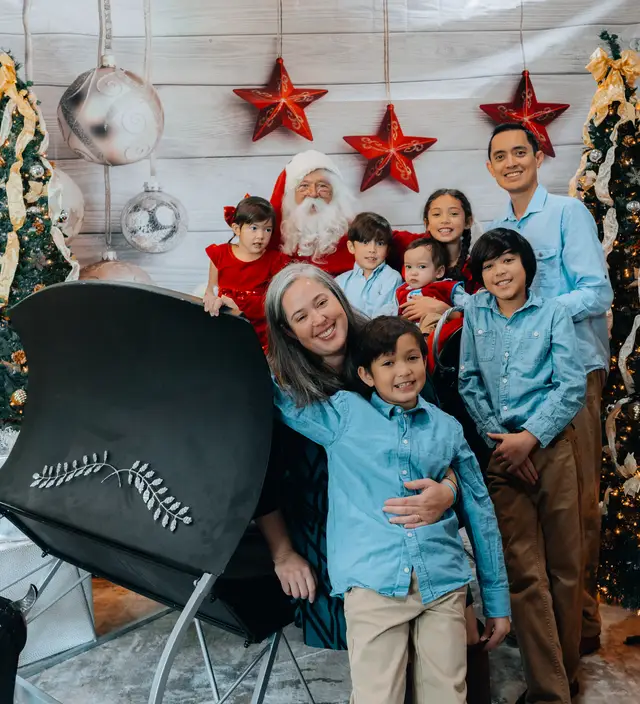 Keller Williams Photos with Santa, event photography by studioUSA in Dallas-Fort Worth
