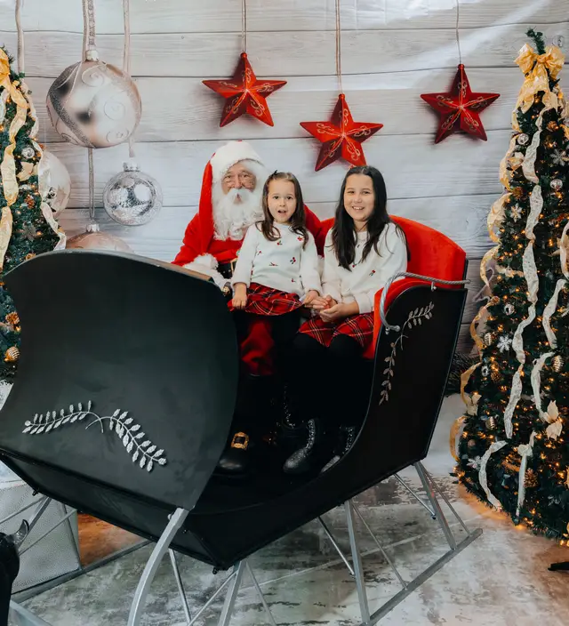 Keller Williams Photos with Santa, event photography by studioUSA in Dallas-Fort Worth