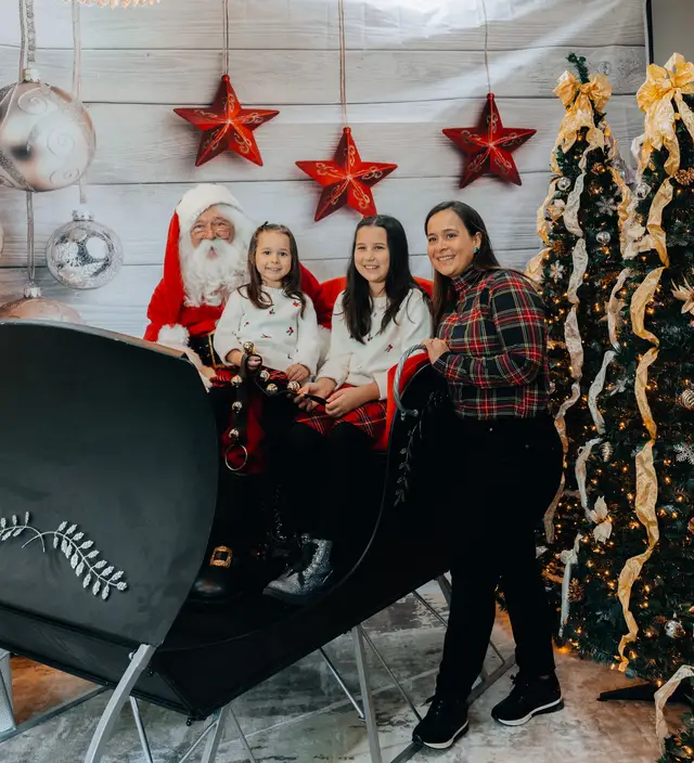 Keller Williams Photos with Santa, event photography by studioUSA in Dallas-Fort Worth