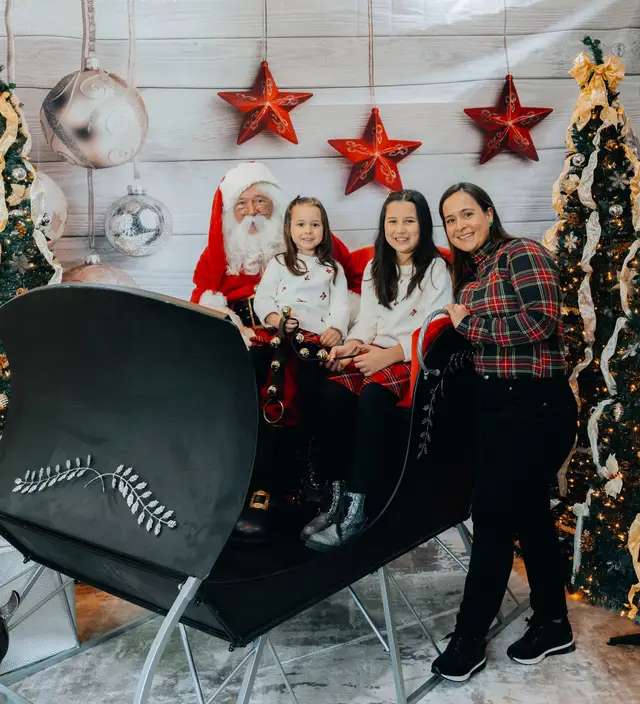 Keller Williams Photos with Santa, event photography by studioUSA in Dallas-Fort Worth