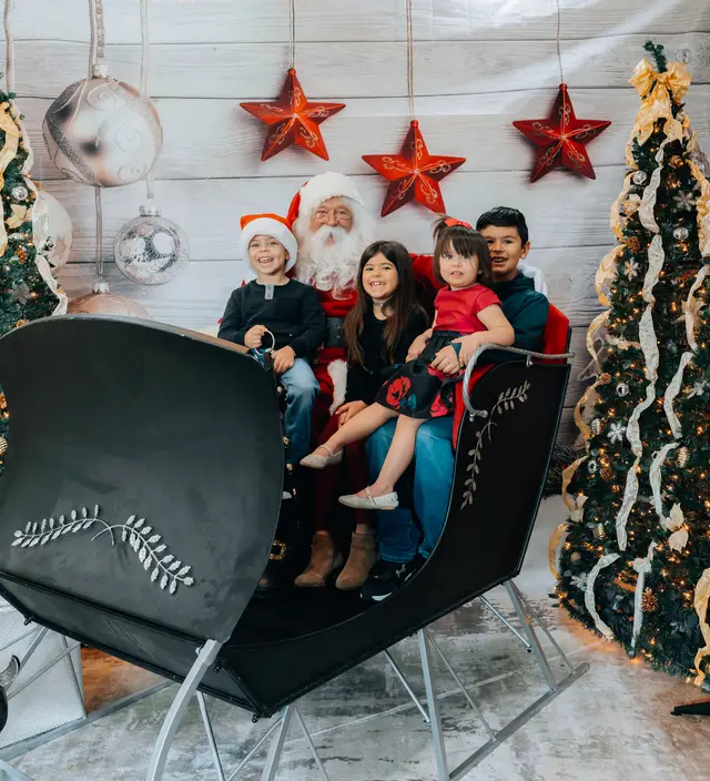 Keller Williams Photos with Santa, event photography by studioUSA in Dallas-Fort Worth