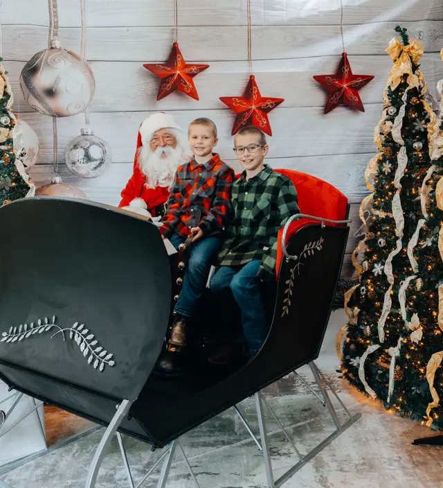 Keller Williams Photos with Santa, event photography by studioUSA in Dallas-Fort Worth