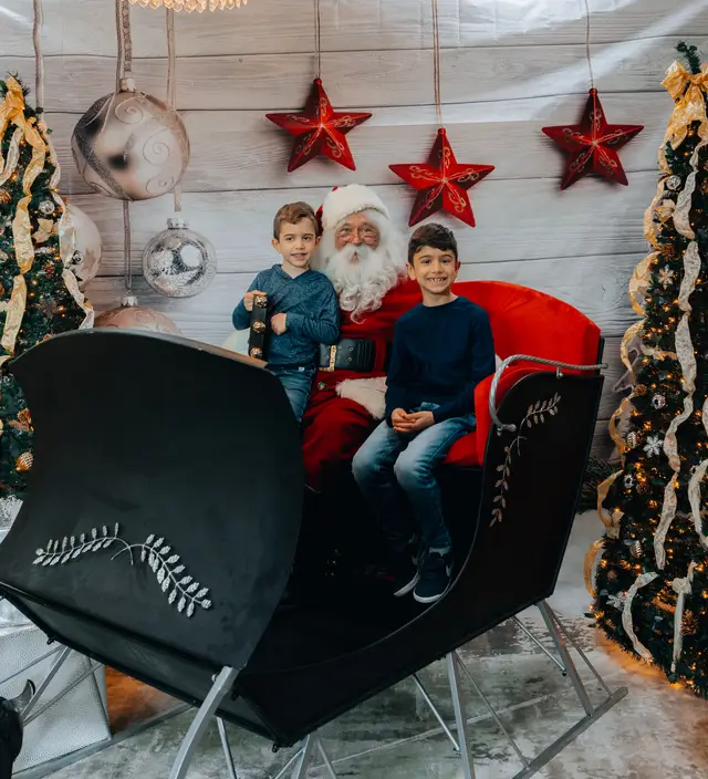 Keller Williams Photos with Santa, event photography by studioUSA in Dallas-Fort Worth