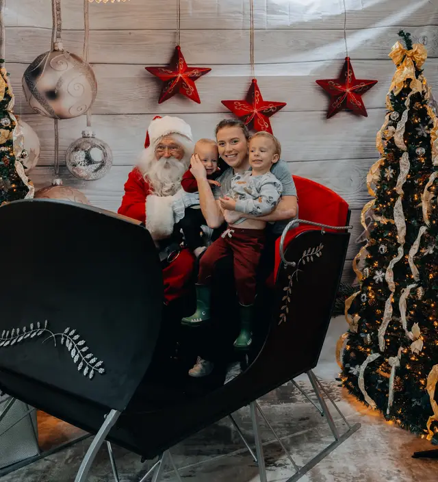 Keller Williams Photos with Santa, event photography by studioUSA in Dallas-Fort Worth