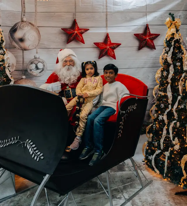 Keller Williams Photos with Santa, event photography by studioUSA in Dallas-Fort Worth