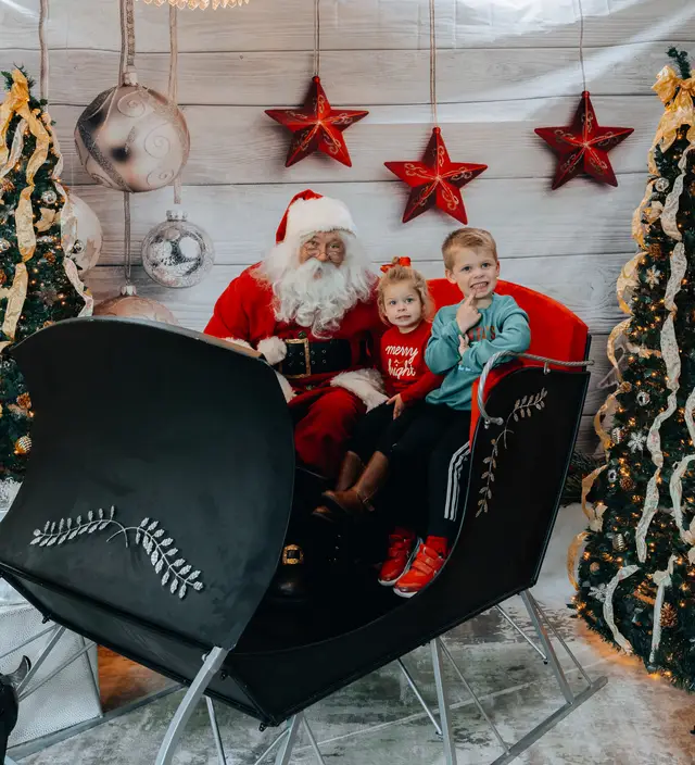 Keller Williams Photos with Santa, event photography by studioUSA in Dallas-Fort Worth