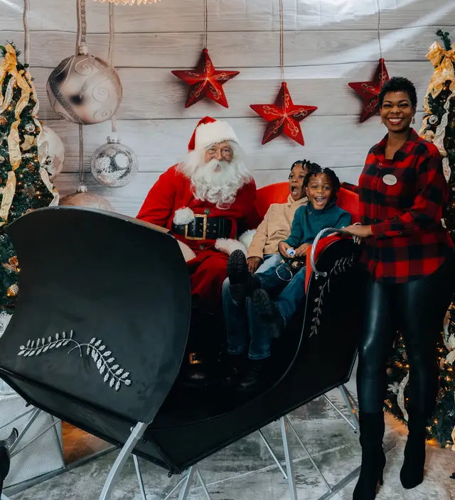 Keller Williams Photos with Santa, event photography by studioUSA in Dallas-Fort Worth