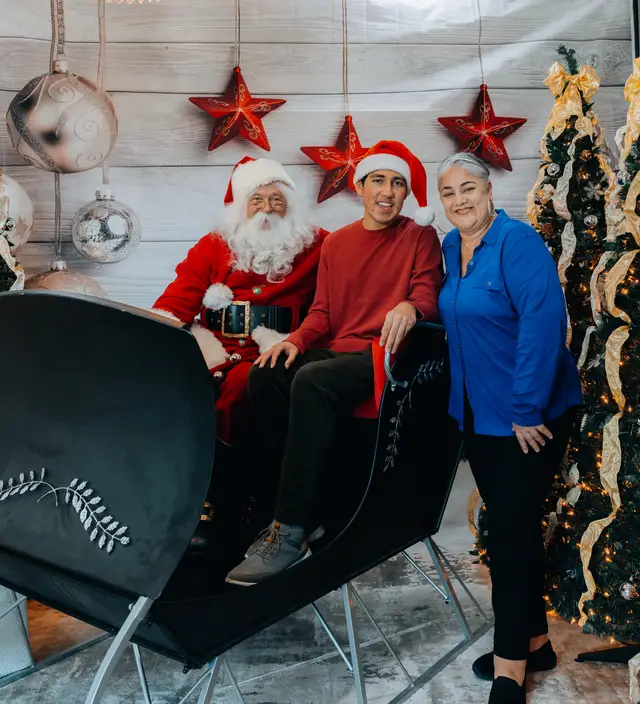 Keller Williams Photos with Santa, event photography by studioUSA in Dallas-Fort Worth