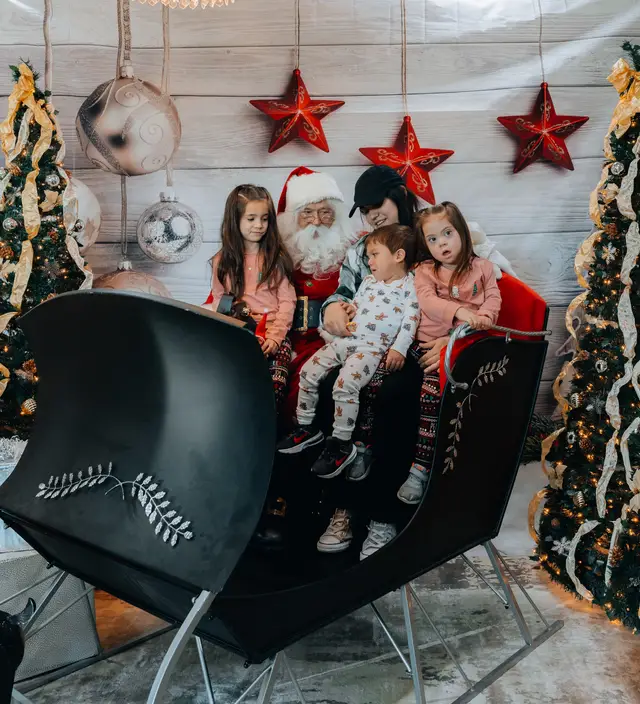 Keller Williams Photos with Santa, event photography by studioUSA in Dallas-Fort Worth