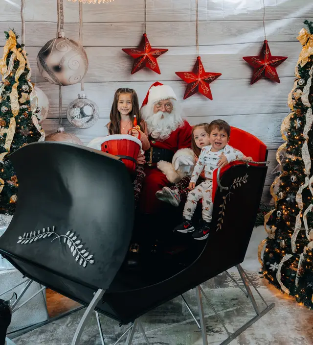 Keller Williams Photos with Santa, event photography by studioUSA in Dallas-Fort Worth