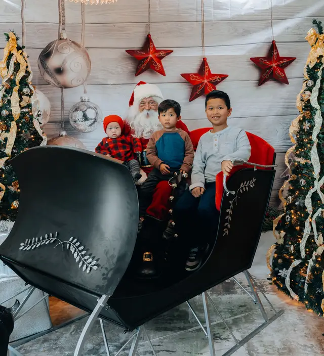 Keller Williams Photos with Santa, event photography by studioUSA in Dallas-Fort Worth