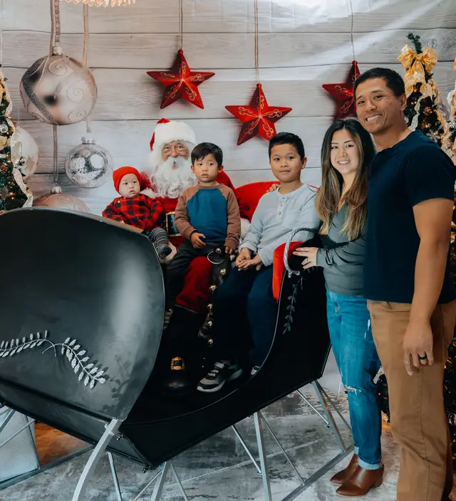 Keller Williams Photos with Santa, event photography by studioUSA in Dallas-Fort Worth